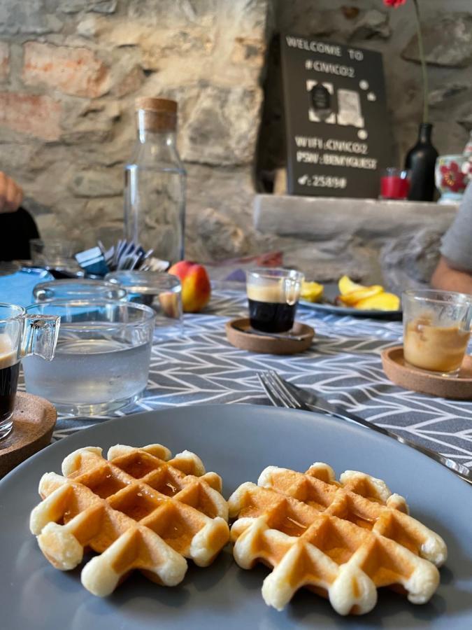 Civico 2 Apartman Costa Volpino Kültér fotó